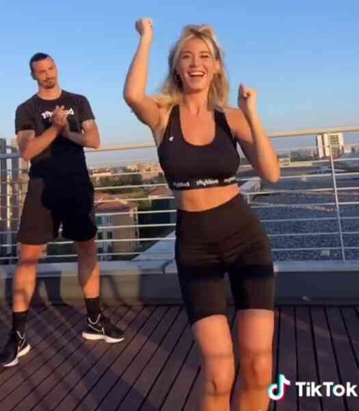 Sexy TV star Diletta Leotta denies being in relationship with married Zlatan Ibrahimovic after meeting in lockdown - Bóng Đá
