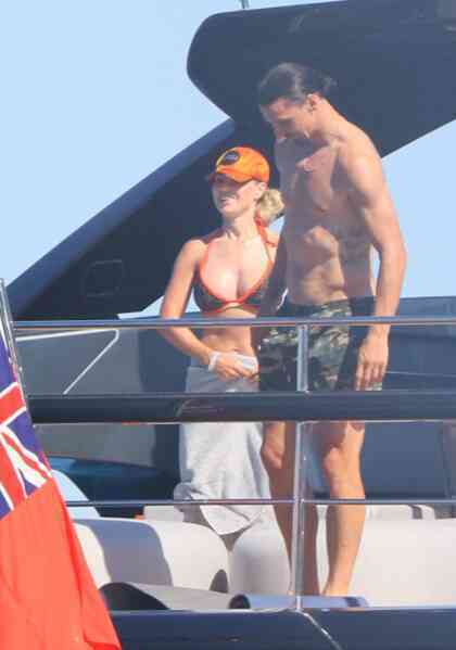 Sexy TV star Diletta Leotta denies being in relationship with married Zlatan Ibrahimovic after meeting in lockdown - Bóng Đá