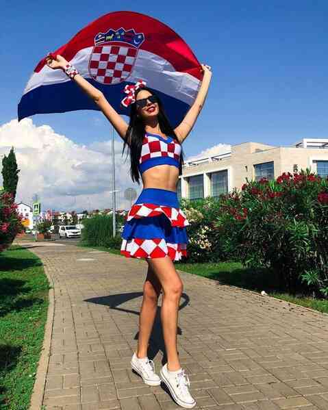 Croatia’s sexiest cheerleader Ivana Knoll stuns fans in ‘Crokini’ swimwear showing off her nation’s colours - Bóng Đá