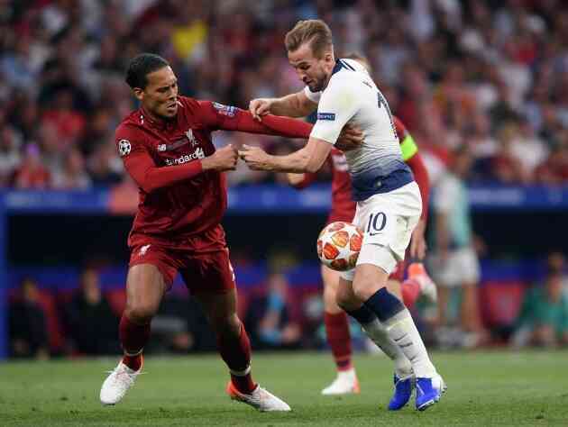 Tin bóng đá - Harry Kane bất ngờ ca ngợi ~cỗ máy phòng ngự~ của Liverpool