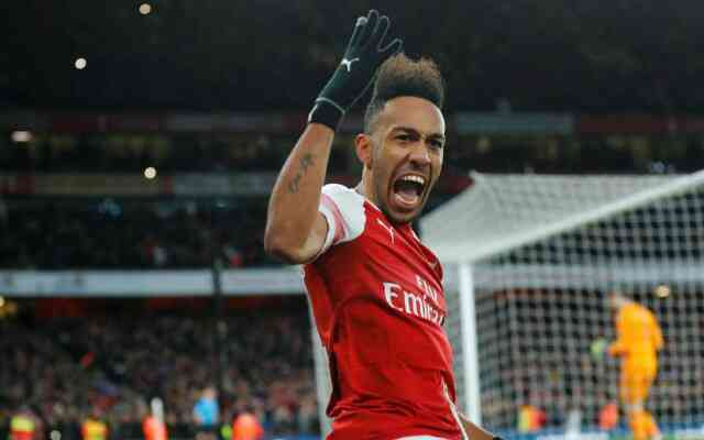 Tin bóng đá - Lacazette nói một lời về việc Aubameyang gia hạn với Arsenal