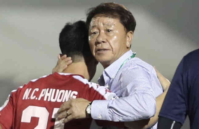 Tin bóng đá - Vắng Công Phượng, Huy Toàn, HLV CLB TP.HCM đặt niềm tin vào 2 cái tên