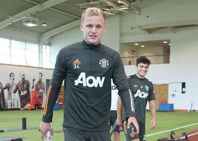 Tin bóng đá - `Cạ cứng` Solskjaer chỉ rõ 3 lí do Van de Beek sẽ thăng hoa ở Man Utd