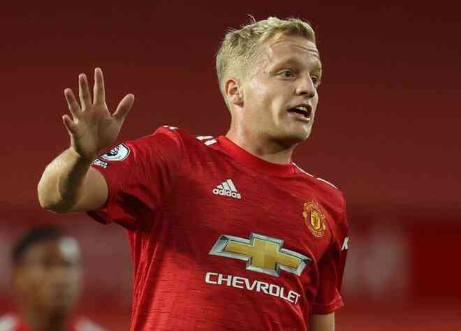 Tin bóng đá - Sau tất cả, Solskjaer tiết lộ lý do Van de Beek dự bị