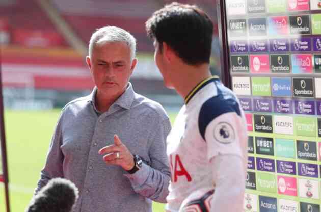 Tin bóng đá - Son Heung-min đang phỏng vấn, Mourinho chen vào nói đúng 1 câu rồi rời đi
