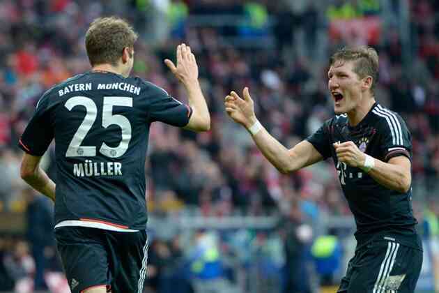 Tin bóng đá - Bayern vô địch, Muller khắc tên vào lịch sử