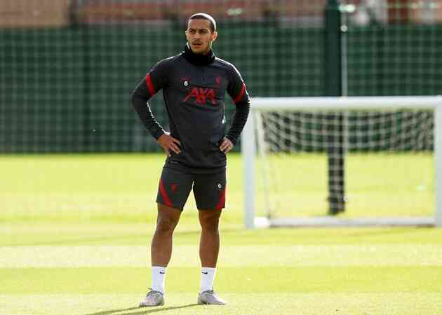 3 điểm nóng trận Liverpool - Arsenal: Pháo thủ lấy gì cản Thiago? - Bóng Đá