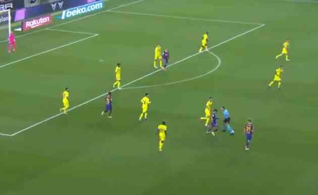 Tin bóng đá - Trên đỉnh thăng hoa, ~phù thủy~ Barca biến trọng tài thành ~trò hề~