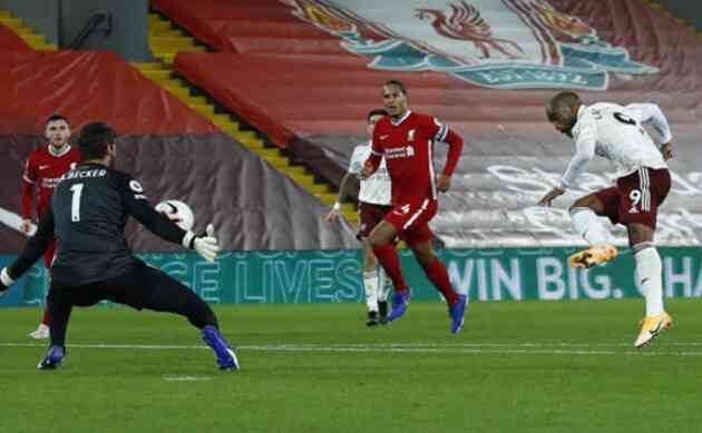 Tin bóng đá - `Tội đồ` Liverpool cảm ơn đồng đội sau trận thắng Arsenal