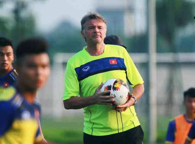 Tin bóng đá - CHÍNH THỨC: HLV Troussier gọi 11 cầu thủ HAGL lên U17 Việt Nam