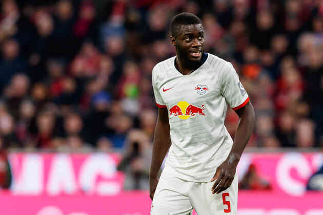 Tin bóng đá - M.U nhận tin `sét đánh` về Dayot Upamecano