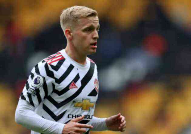Van De Beek returns to Man Utd pre-season training after Euro 2020 - Bóng Đá