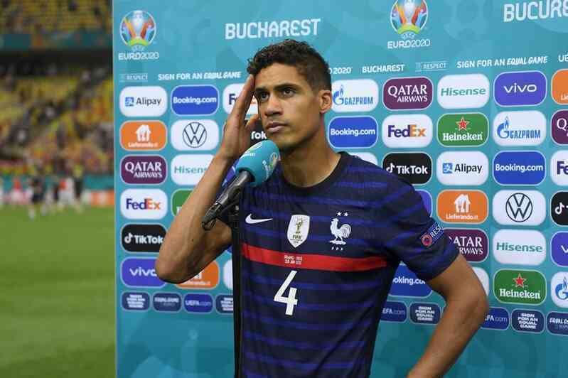 Tin bóng đá - Huyền thoại M.U thuyết phục Varane đến Old Trafford