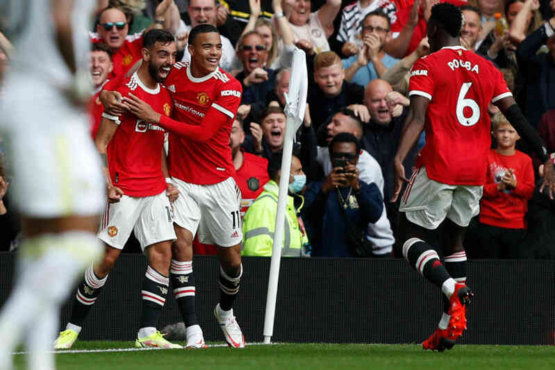 Tin bóng đá - Bỏ qua Fernandes, Garth Crooks so sánh bộ đôi Man Utd với Sir Bobby và Denis Law