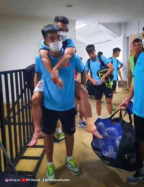 Tin bóng đá - Tiền đạo U19 Việt Nam chấn thương nặng sau trận gặp Indonesia