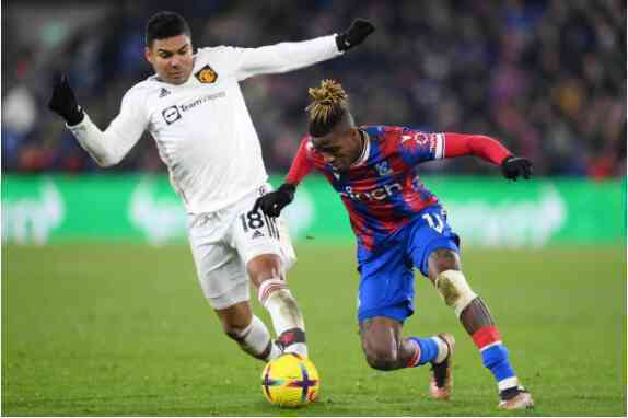 Tin bóng đá - ``Casemiro rất tức giận với Bruno Fernandes``