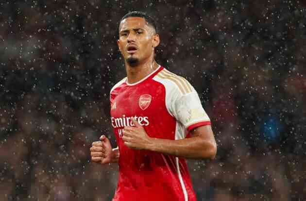 Tin bóng đá - Ferdinand nêu tên sao Arsenal xuất sắc hơn Lisandro Martinez