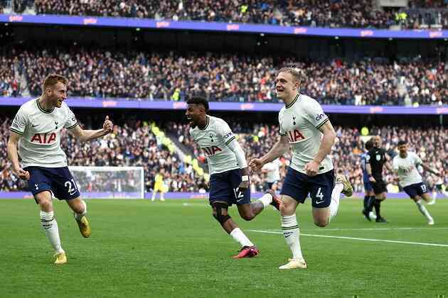 Tin bóng đá - Sút xa đánh bại Kepa, sao trẻ Spurs được khen ngợi hết lời