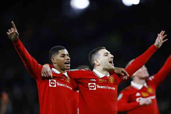 Tin bóng đá - Hậu vệ West Ham thách thức MU