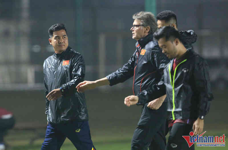 Tin bóng đá - Tuyển Việt Nam: HLV Philippe Troussier và khác biệt từ dàn trợ lý