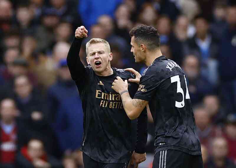 Zinchenko giúp Arsenal thay đổi cuộc chơi - Bóng Đá