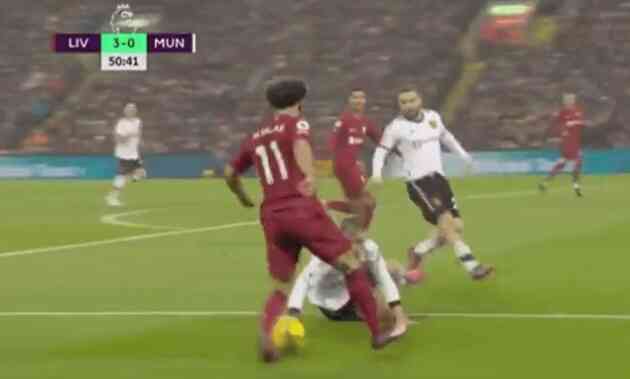 Tin bóng đá - Màn trả đũa của Salah với Martinez và lời khẳng định từ tuyến giữa Liverpool