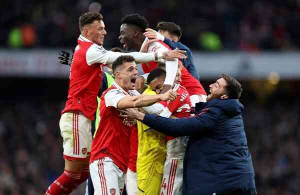 Tin bóng đá - Trọng tài báo cáo Arsenal lên FA