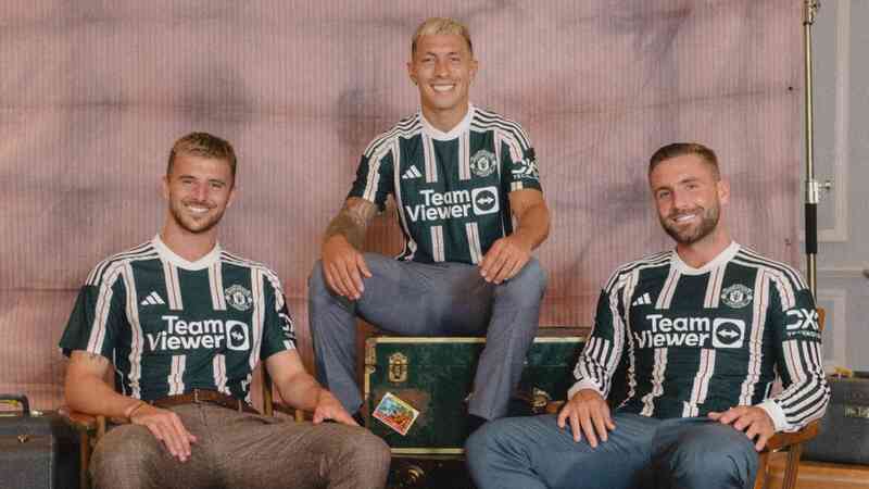 Tin bóng đá - CĐV: ~Adidas đang kêu cứu bằng áo đấu của M.U và Arsenal~