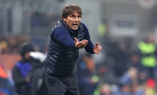 Conte thổi bùng xung đột tại Serie A