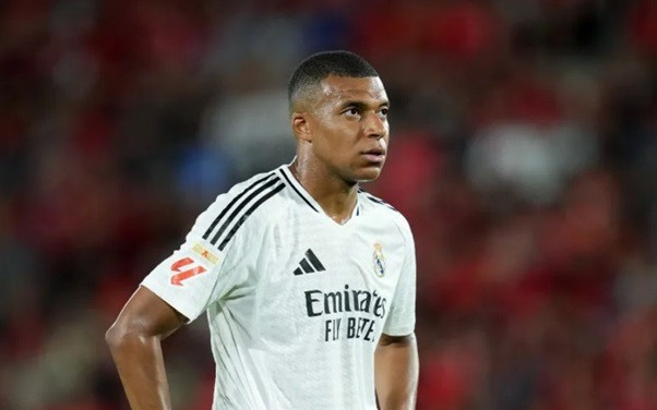 Mbappe bất ngờ thay đổi 180 độ