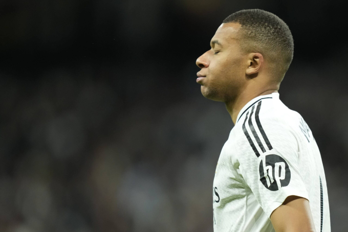 Tin bóng đá - Benzema: `Mbappe nên quên cánh trái của Real đi`