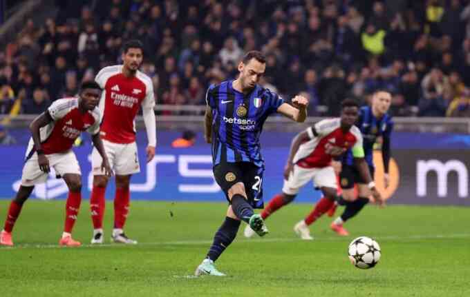 Arsenal gục ngã trên sân Inter