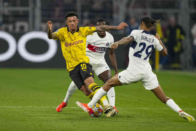 Tin bóng đá - HLV Dortmund không ngạc nhiên khi Sancho chói sáng