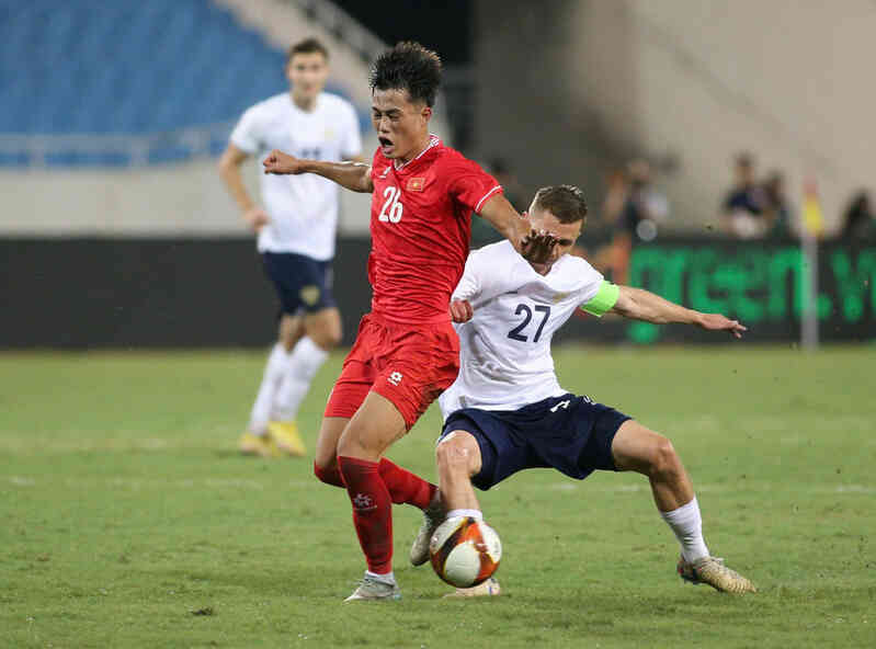 Tin bóng đá - Tuyển Việt Nam đấu Thái Lan: HLV Kim Sang Sik ‘chơi’ mạnh tay