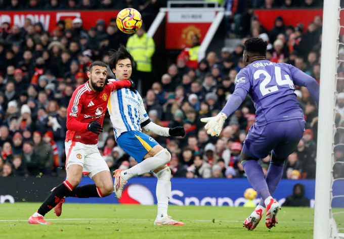 Man Utd thua vì hai sai lầm của Onana