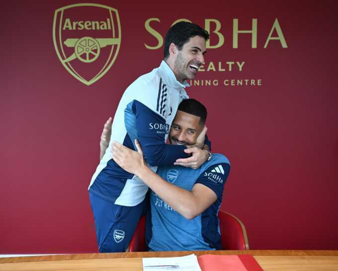 Arteta: `Sức mạnh của Arsenal khiến cầu thủ chỉ muốn ở lại`