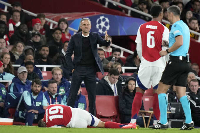 HLV Luis Enrique và dấu gạch nối ở đại chiến Barca - PSG
