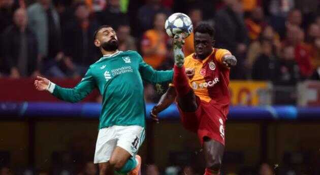 Liverpool thua Galatasaray, Arne Slot giải thích việc cất Salah trên ghế dự bị