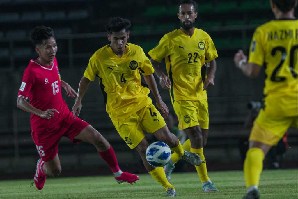Thắng Lào 3-0, Malaysia vẫn cay vụ FIFA phạt gian lận