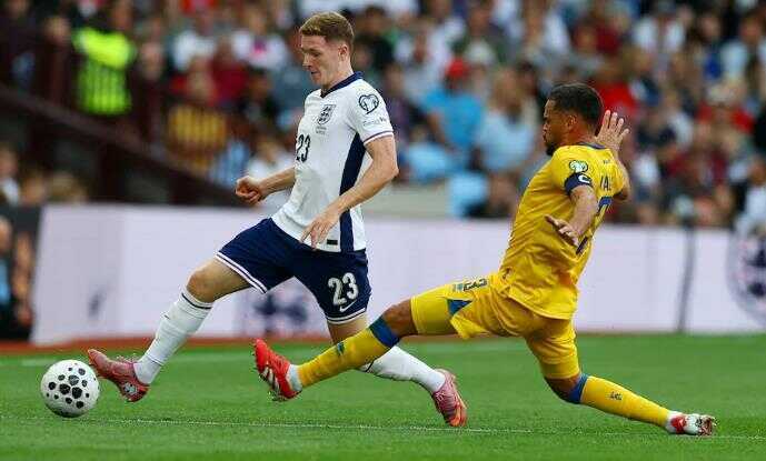 Anderson là một tiền vệ toàn diện.
