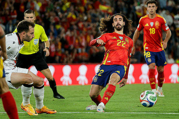 Marc Cucurella có màn thể hiện ấn tượng trước Georgia. 