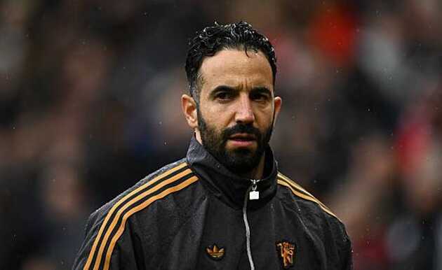Sự cứu rỗi dành cho Man United còn xa vời