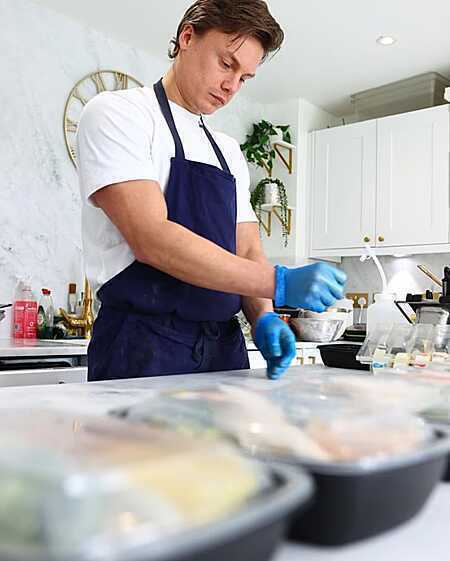 Bí mật nghề đầu bếp riêng cho các ngôi sao Ngoại hạng Anh