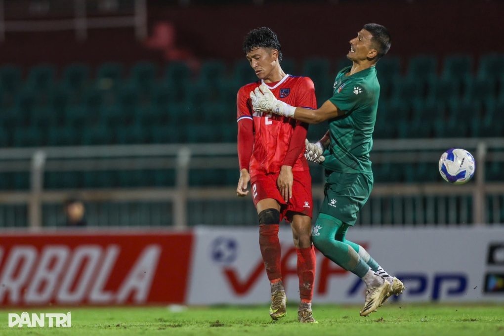 HLV Nepal: ~Tuyển Việt Nam xứng đáng dự Asian Cup hơn Malaysia~