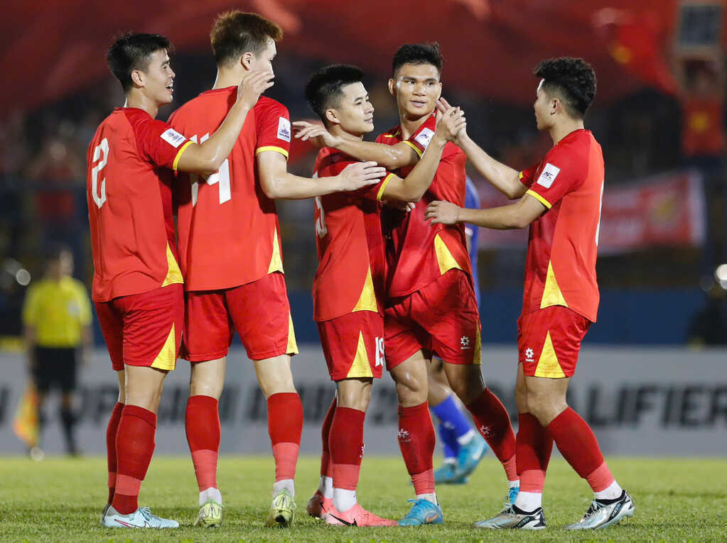 `Tuyển Việt Nam dùng cầu thủ U23 sẽ thắng Nepal 3-4 bàn`
