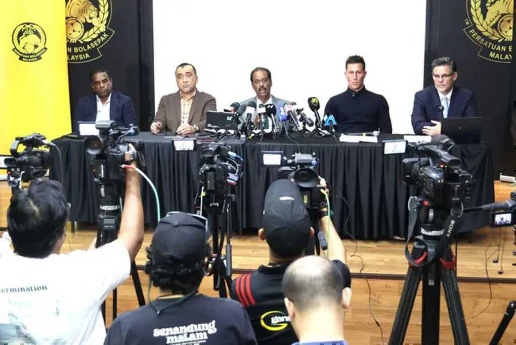 CĐV Malaysia phản ứng khi FAM né tránh làm rõ nguồn gốc cầu thủ nhập tịch