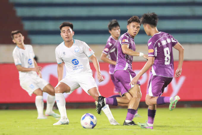 Nam Định thua liền ba trận ở V-League 2025-2026