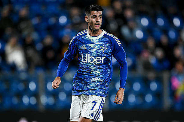 Alvaro Morata là niềm hy vọng trên hàng công Como. 