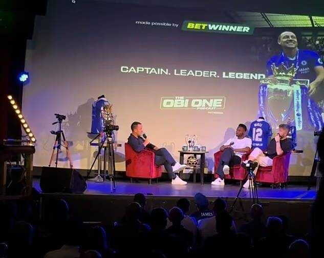 Terry: `Thật ghê tởm sau những gì Abramovich phải chịu`