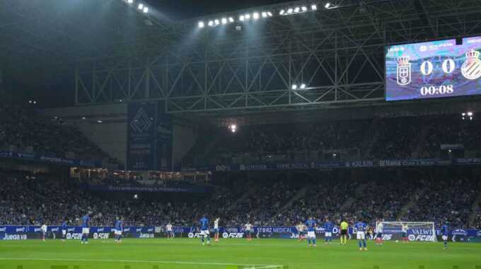 Cầu thủ La Liga phản đối việc đưa trận Villarreal - Barca sang Mỹ